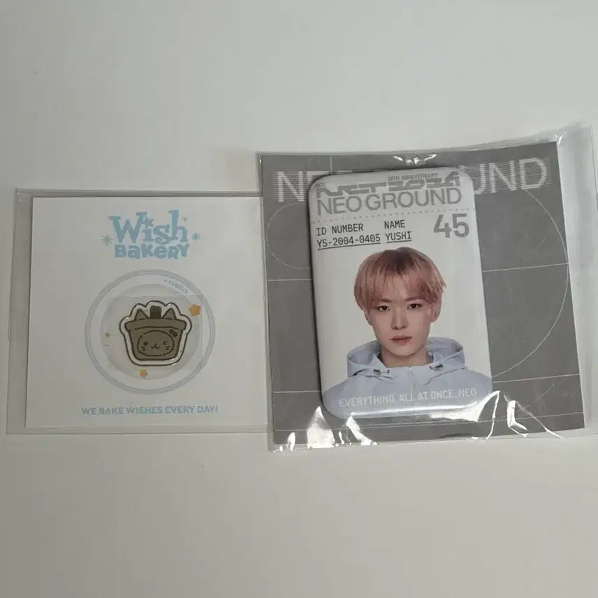 [BUNJANG] Bakery Bubble Cat Metal Sticker & Neo Ground Pop-up Yuushi Badge Bundle Set / 베이커리 버블냥 메탈스티커&네오그라운드팝업 유우시 뱃지 일괄 양도