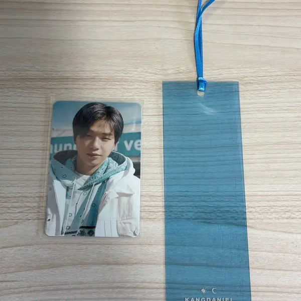 [BUNJANG] Kang Daniel CYAN Album Photocard & Bookmark Bundle Set / 강다니엘 cyan 앨범 포카와 책갈피 일괄로 판매