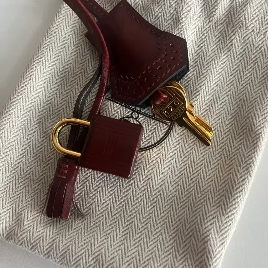 [BUNJANG] Hermes Kelly Bag Gold Hardware Leather Pendant / 에르메스 켈리 백 금장 가죽 펜던트