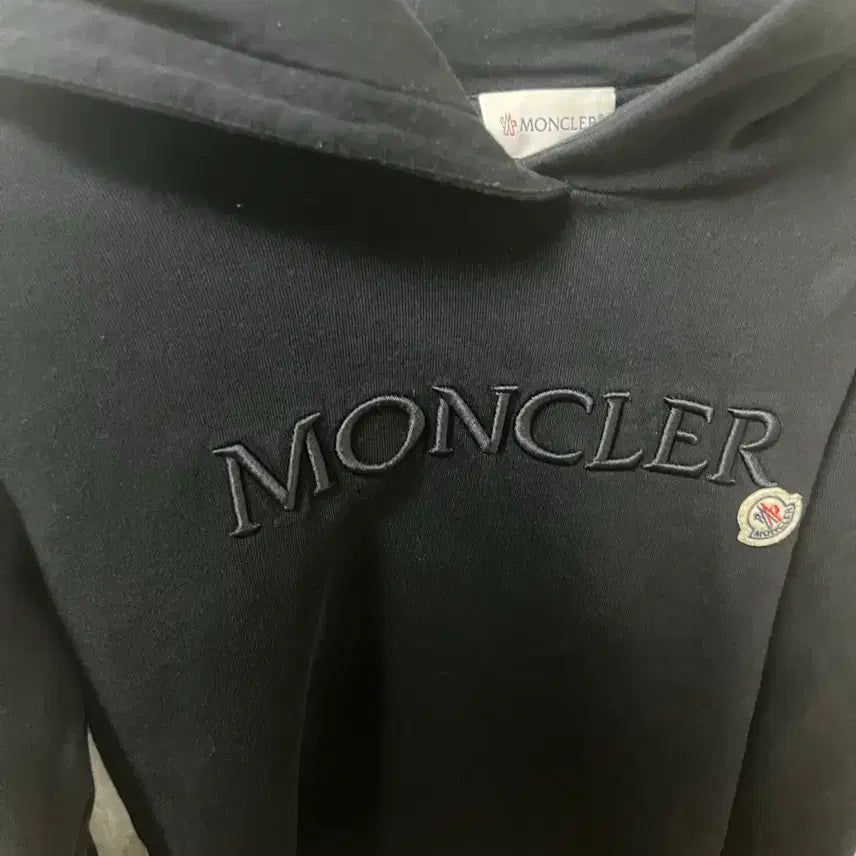 [BUNJANG] Moncler Logo Hoodie Black / 몽클레어 로고 후드티 블랙(정품)