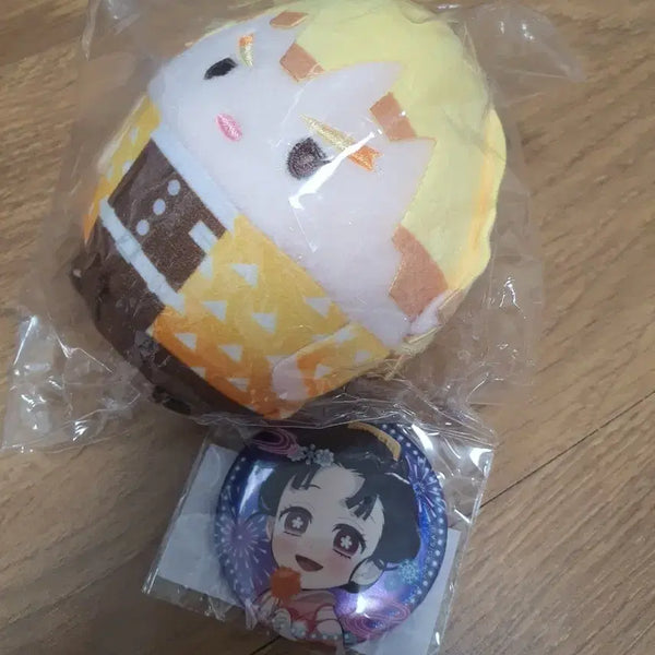 [BUNJANG] Demon Slayer Zenitsu Fuwacrolin + Kōyuki Can Badge Bundle Set (Sealed) / 미개봉 귀멸의칼날 젠이츠 후와코로링+ 코유키 캔뱃지 일괄