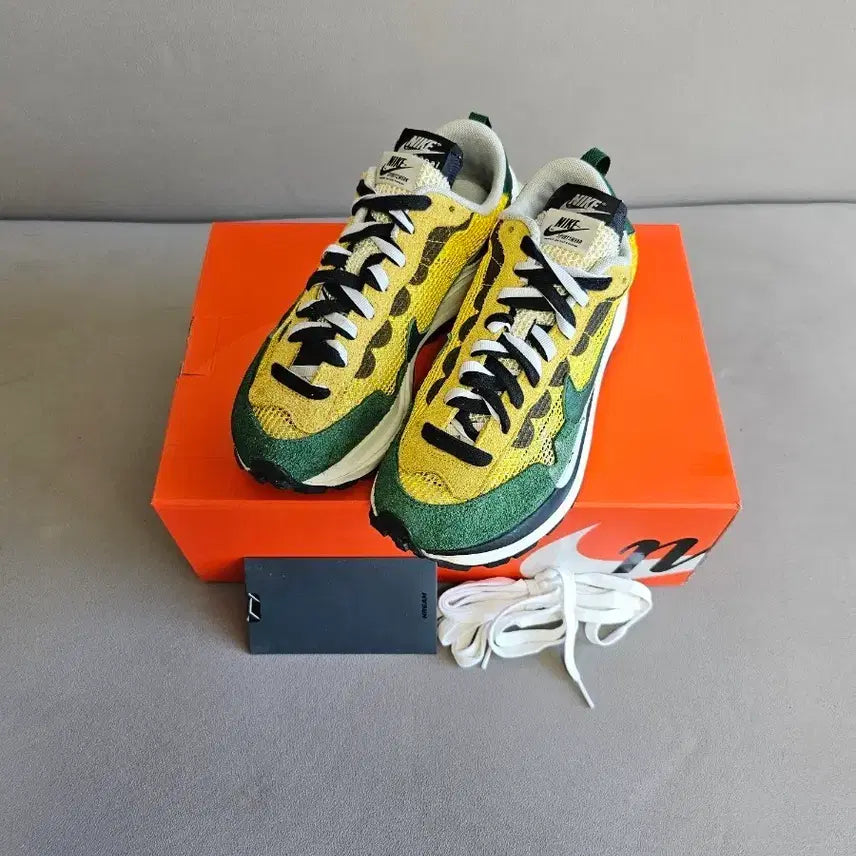 [BUNJANG] Sacai x Nike Vaporwaffle "Yellow Green" / [245]사카이 X 나이키 베이퍼와플 옐로우 그린 노초