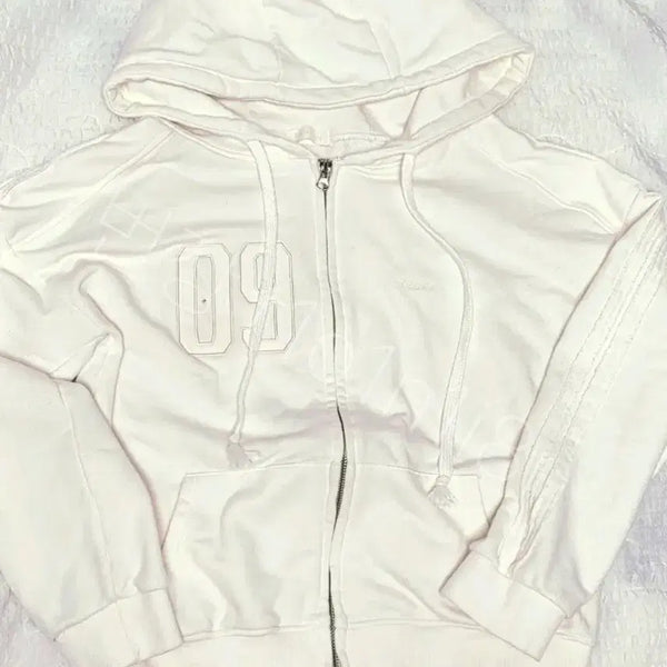 [BUNJANG] Clysiere Numbering Hoodie Zip-up White / (수요일까지가격인하) 클리시어 09 넘버링 Numbering 후드집업 화이트 판매