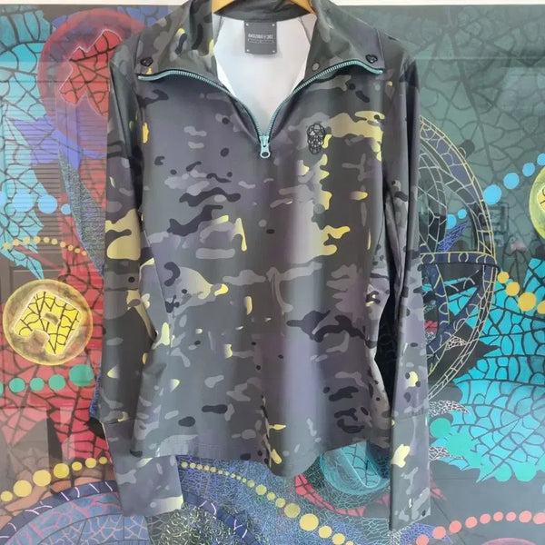[BUNJANG] Amazingcree Camouflage Short-Sleeve Half-Zip T-shirt / AMAZING 크리  카모플라쥬 반팔반집업 티셔츠