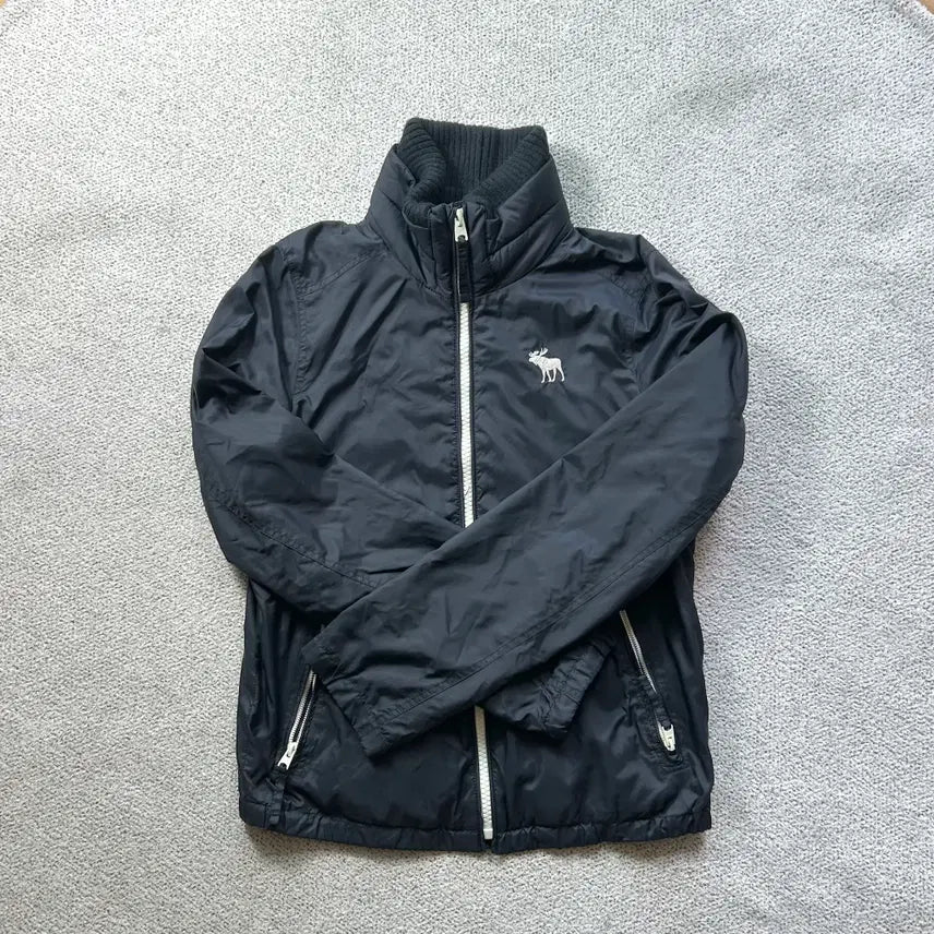 [BUNJANG] Abercrombie & Fitch Y2K Logo Embroidered High Neck Windbreaker Navy L / 아베크롬비 Y2K 로고 자수 하이넥 블루종 바람막이 네이비 L 100