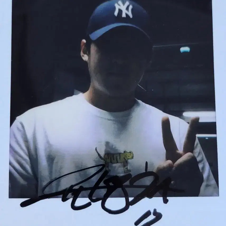 [BUNJANG] Kia Tigers Yoon Young-chul Autographed Polaroid / 기아타이거즈 윤영철 친필 싸인 폴라로이드(기아 타이거즈)