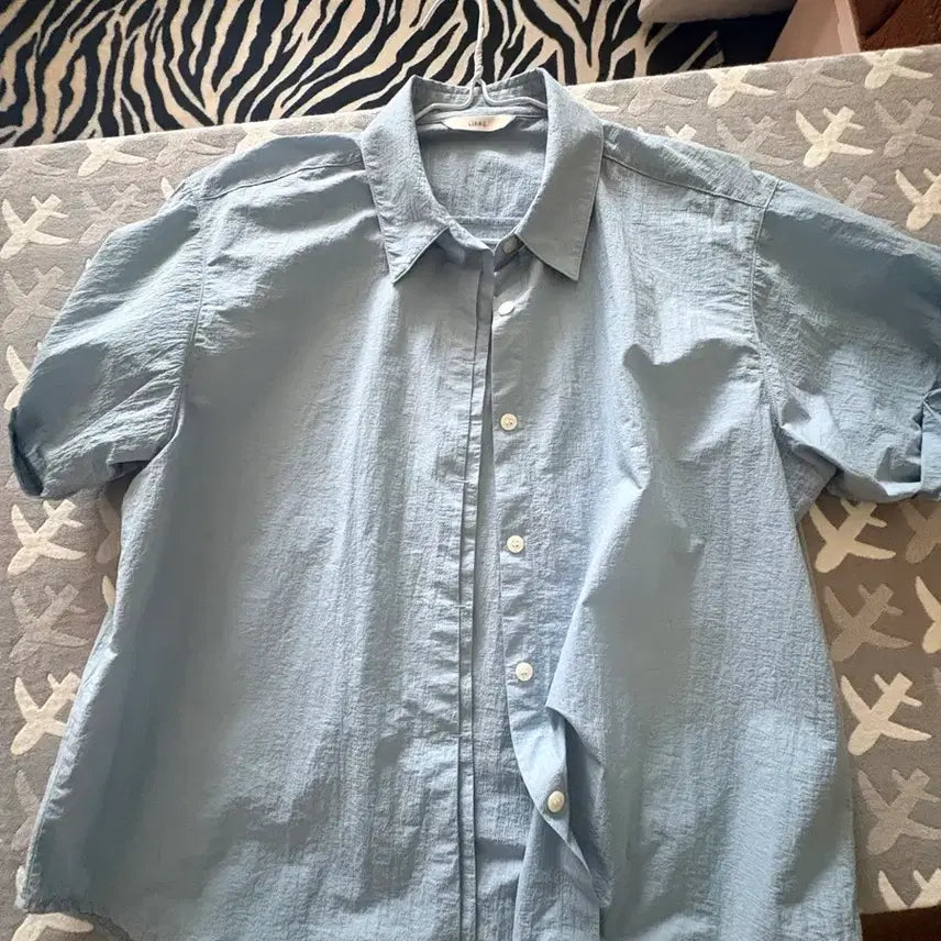 [BUNJANG] Libre Sky Blue Roll-up Blouse / [1번 착용] 리브레 스카이블루 롤업 블라우스
