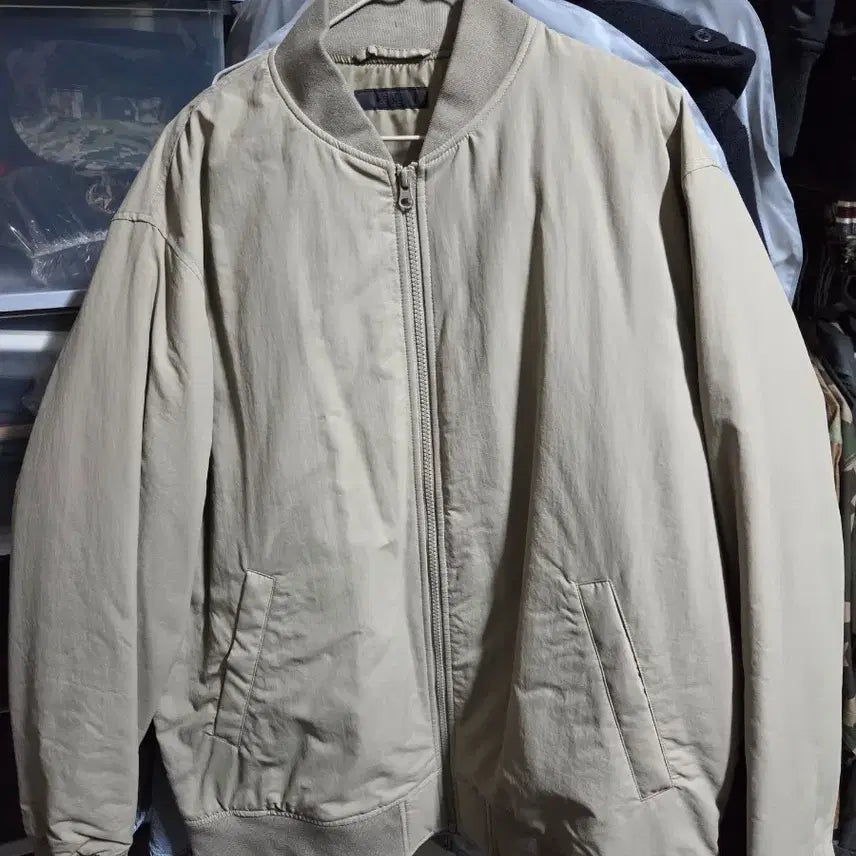 [BUNJANG] Uniqlo Warm Padded Rib Zip-Up Blouson Beige (XL) / 유니클로 웜 패디드 립 집업 블루종 베이지 (XL)