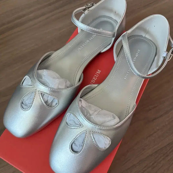 [BUNJANG] Como Levi Museum Punching Strap Flat Shoes Silver / (새상품)코모레비 뮤지엄 펀칭 스트랩 플랫 실버슈즈 245 250 가능