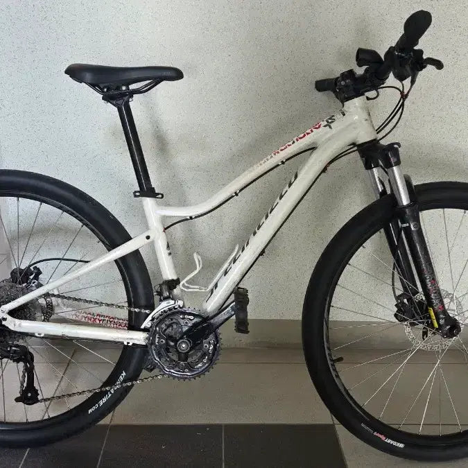 [BUNJANG] Specialized Jynx Comp 650B Women's MTB Aluminum Frame / 스폐셜라이즈드 징스콤프 650B (여성용MTB)