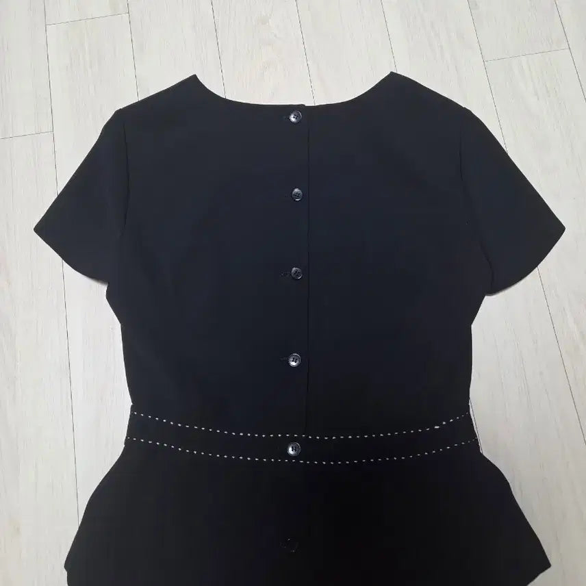 [BUNJANG] Elegant Black Blouse / [55] 단정한 블랙 블라우스