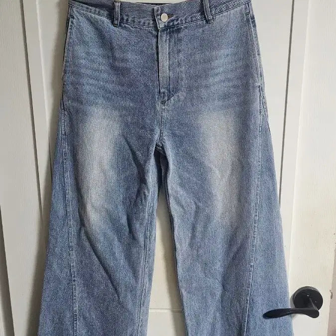[BUNJANG] Audrey Lightweight Bootcut Denim Pants (M Size) / 오디에르 라이트웨이트 부츠컷 데님 (2장있음)