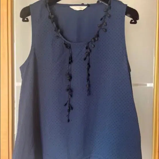 [BUNJANG] Avecs Navy Frill Detail Blouse / Avecs 탑 블라우스