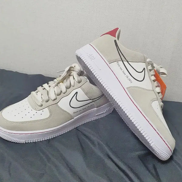 [BUNJANG] Nike Air Force 1 '07 SE First Use Light Stone / 나이키 에어포스 1 07 SE 퍼스트 유즈 라이트스톤 275