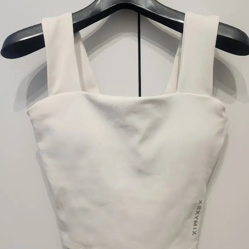 [BUNJANG] XEXYMIX Sports Bra Top Ivory Size S / 젝스믹스 스포츠 브라탑
