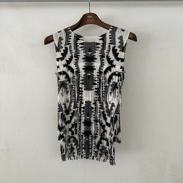 [BUNJANG] Pleats Please Black and White Printing Sleeveless Top Size 4 / 플리츠 플리즈 블랙앤화이트 프린팅 민소매 4사이즈
