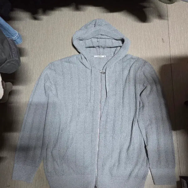 [BUNJANG] KIMUER Scaci Punching Boucle Knit Hood Zip-Up (XL) / 키뮤어 스카시 펀칭 부클 니트 후드 집업 라이트 그레이 (XL)
