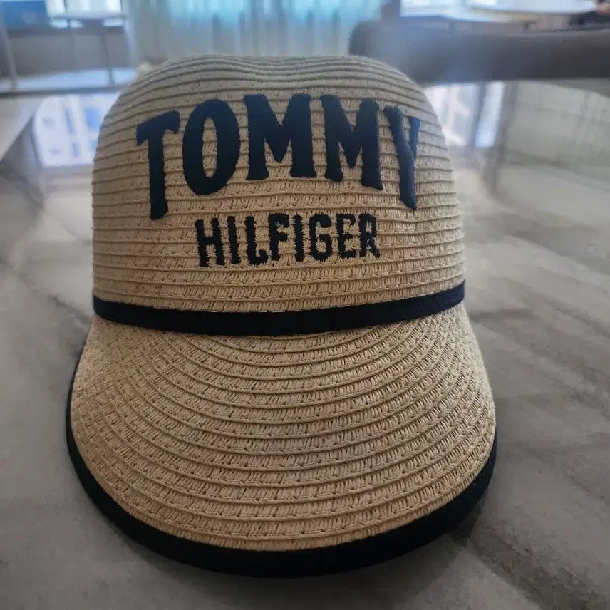 [BUNJANG] Tommy Hilfiger Raffia Hat / 타미힐피거 라피아햇