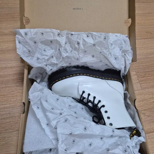 [BUNJANG] Dr. Martens Jadon White Polished Smooth Boots / 닥터마틴 제이든 화이트 폴리시드 스무스