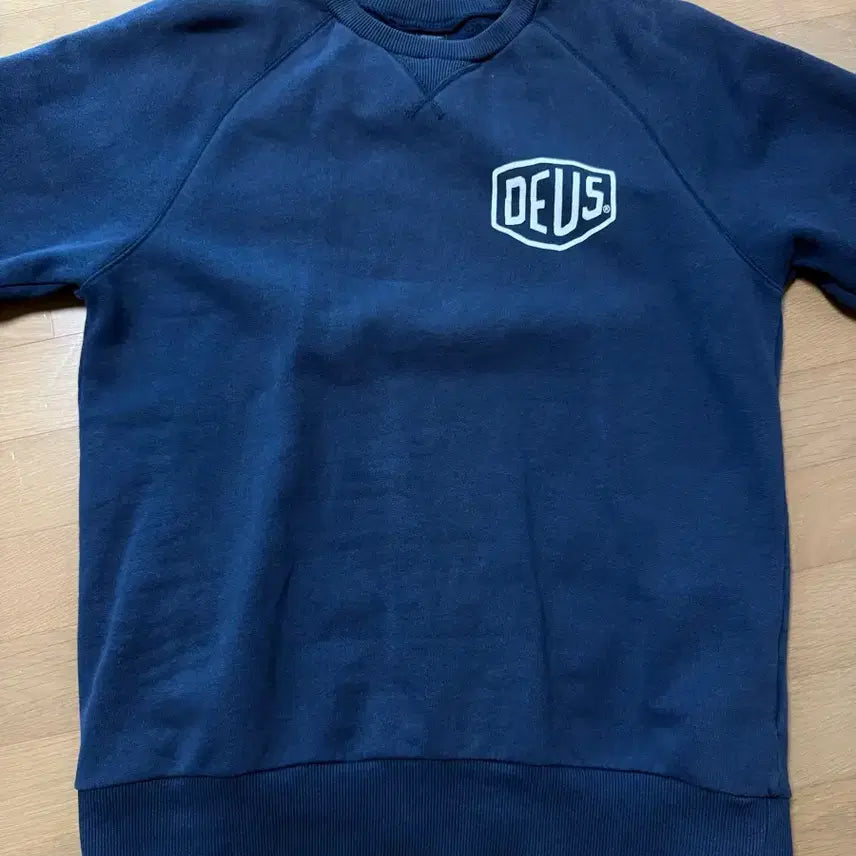 [BUNJANG] Deus Ex Machina Crewneck Sweatshirt Navy / 데우스 엑스 마키나 맨투맨 네이비