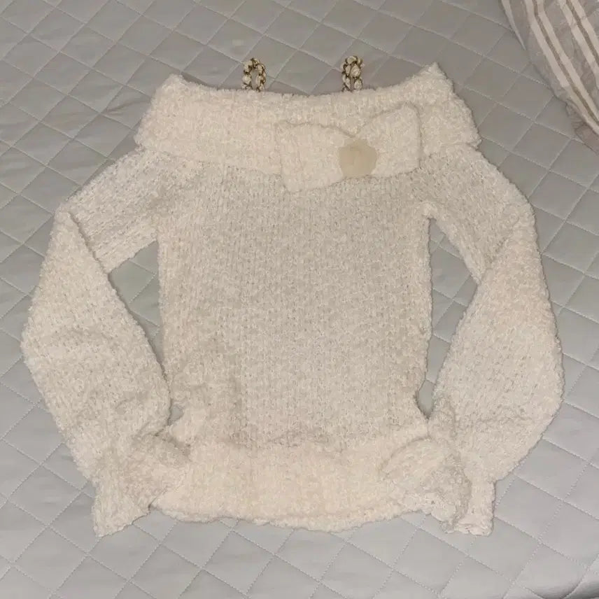 [BUNJANG] Liz Lisa Ribbon Off-Shoulder Knit Sweater / LIZLISA 리즈리사 고전 리본 오프숄더 니트 라떼갸루 히메갸루