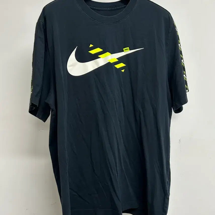 [BUNJANG] Nike Black Graphic T-Shirt / 나이키 반팔티