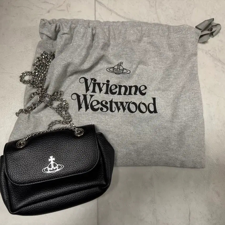 [BUNJANG] Vivienne Westwood Black Crossbody Bag / 비비안웨스트우드 크로스백 블랙