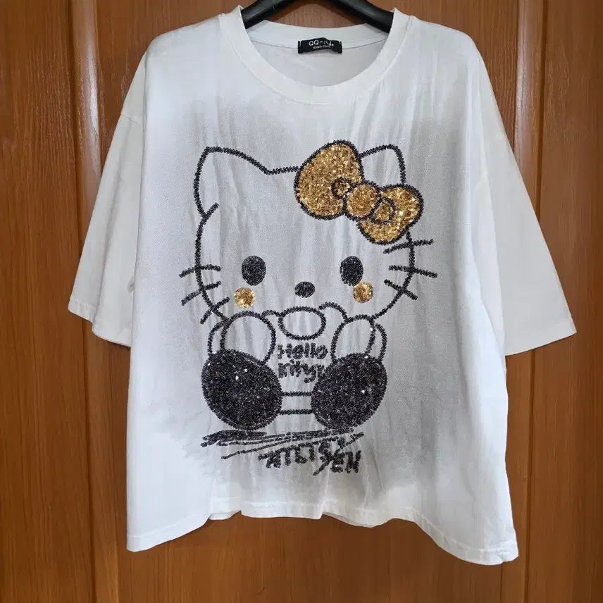 [BUNJANG] Hello Kitty Sequin Oversized Short Sleeve T-Shirt / (새상품) 키티 앞면 전체 스팽글 오버핏 반팔 티셔츠(88도 가능)