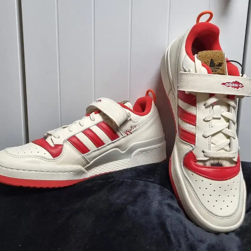 [BUNJANG] Adidas Forum Home Alone Edition Sneakers / 아디다스 포럼 나홀로집에 275