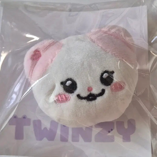 [BUNJANG] ITZY Yuna Twin G Naoong Doll Badge / 트윈지 나옹 뱃지 있지 유나 인형