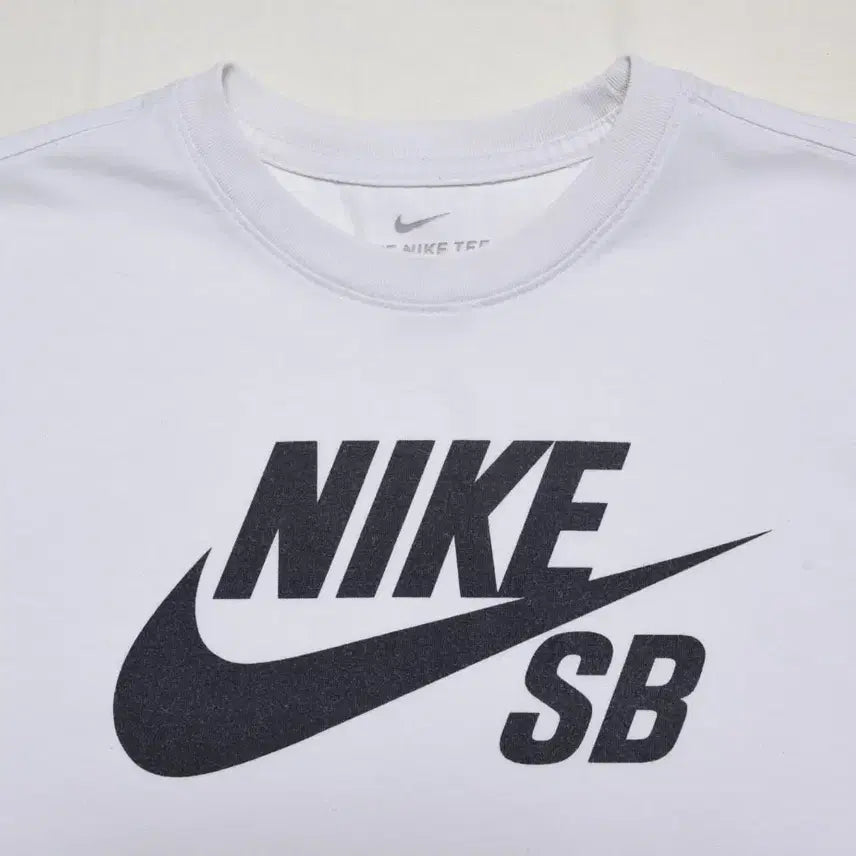 [BUNJANG] Nike SB Black Logo Printing T-Shirt White S / 나이키 SB 블랙 로고 프린팅 반팔 티셔츠 화이트 90(S)