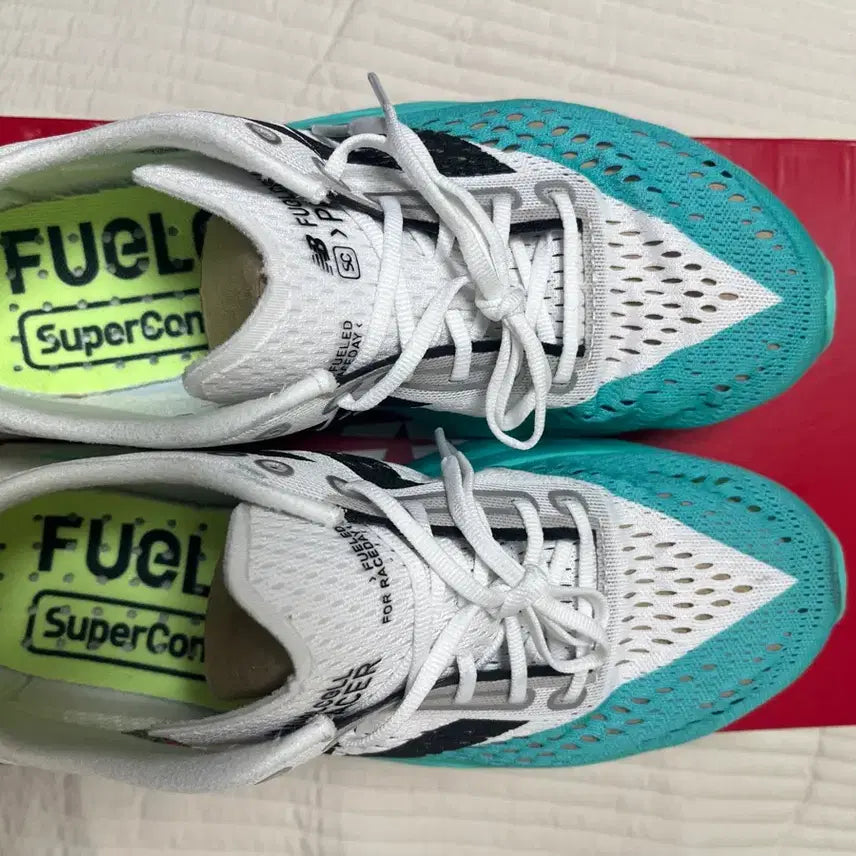 [BUNJANG] New Balance FuelCell SC Pacer v2 2E Running Shoes (255mm) / 러닝화 뉴발란스 퓨어셀 sc 페이서v2 2E 255