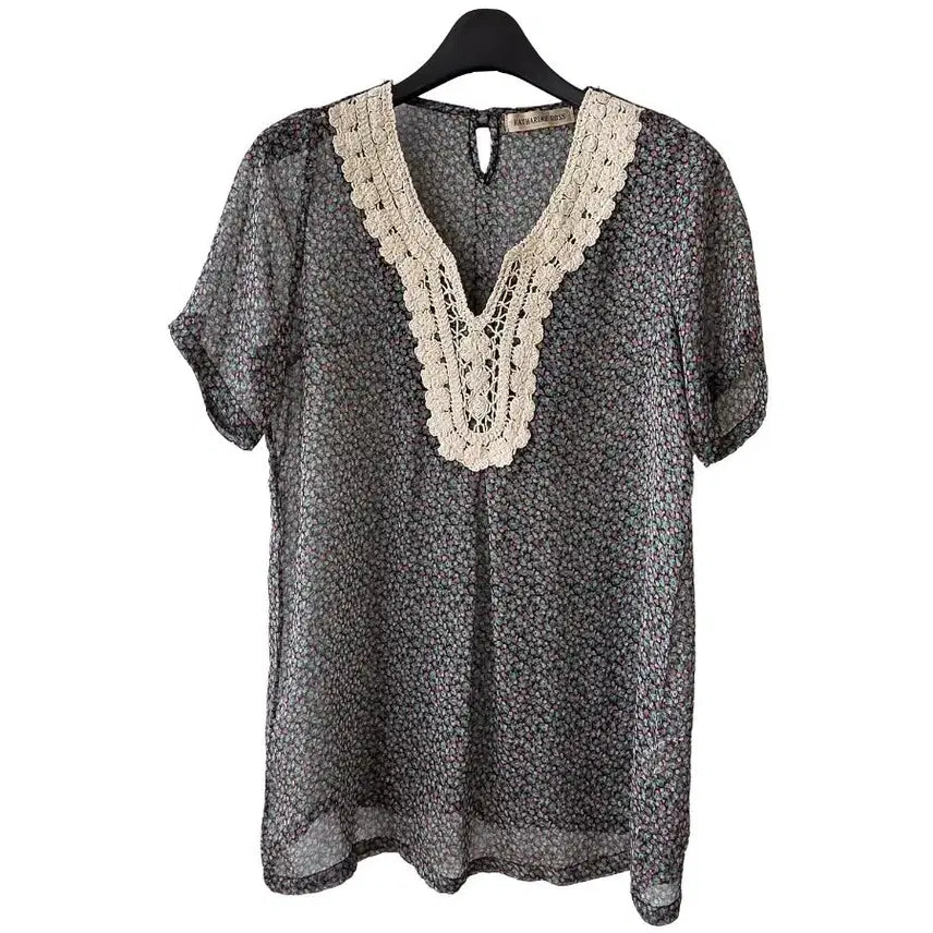 [BUNJANG] Sheer Floral Lace Blouse / F/시스루 잔꽃 레이스 블라우스