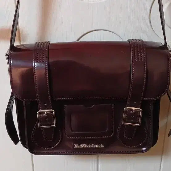 [BUNJANG] Dr. Martens Cherry Red Vegan Leather 11-inch Satchel Bag / 닥터마틴 체리 레드 컬러 비건 가죽 11인치 사첼백