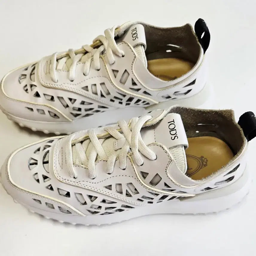 [BUNJANG] TOD'S Women's White Cut-Out Sneakers Size 37 (230-235mm) / (정품)TOD'S 여성 화이트 컷아웃 스니커즈 37 (230~235mm)