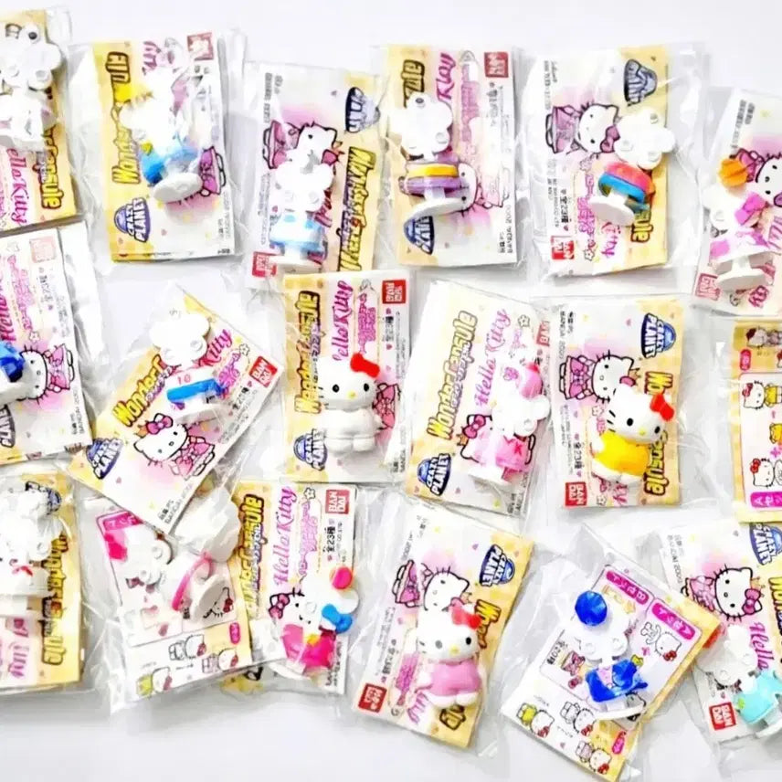 [BUNJANG] Dress-Up Kitty Gachapon (18 Variants) Miniature Figure / 드레스업 키티 가챠 18종, 옷 갈아입기 키티, 초소형 키티