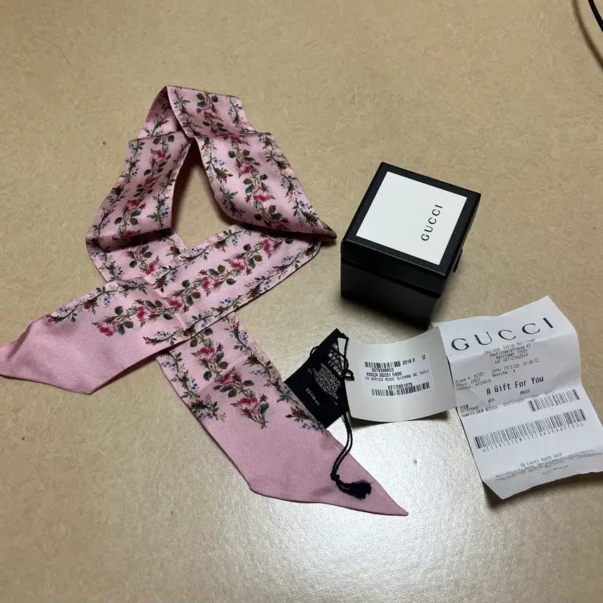 [BUNJANG] Gucci Flora Silk Neck Scarf / 명품 구찌 매장판 플로라 실크 넥 스카프 정품 200% (풀박스)