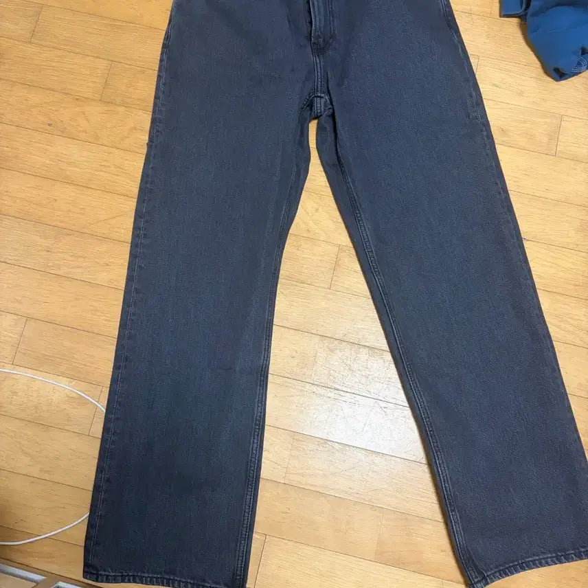 [BUNJANG] JW Anderson x Uniqlo Straight Jeans (Size 31) / (새상품)jw앤더슨 유니클로 스트레이트 진 31