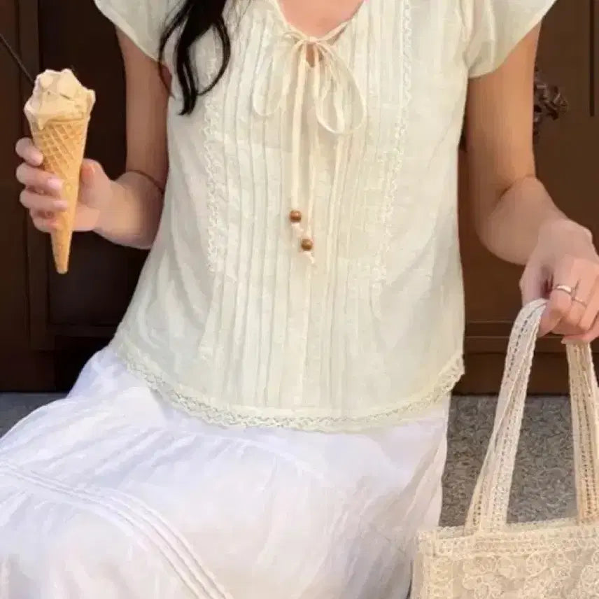 [BUNJANG] Plastic Island Lace Tuck V-Neck Blouse Mint PY5WB534 / 플라스틱아일랜드 레이스 턱장식 브이넥 블라우스  민트 PY5WB534