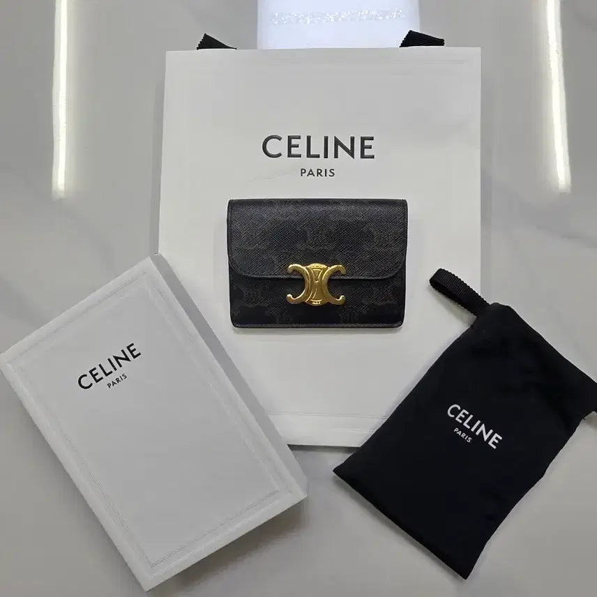 [BUNJANG] Celine Triomphe Canvas & Calfskin Flap Wallet Tan / [새상품급] 셀린느 트리옹프 캔퍼스 카프스킨 플랩 지갑