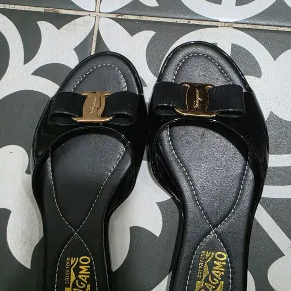 [BUNJANG] Salvatore Ferragamo Jelly Slippers Black Ribbon Logo / 페레가모젤리슬리퍼