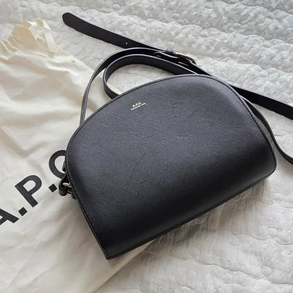 [BUNJANG] A.P.C. Half Moon Mini Leather Crossbody Bag Saffiano Black / 아페쎄 A.P.C. 하프문 미니 레더 크로스백 사피아노 블랙