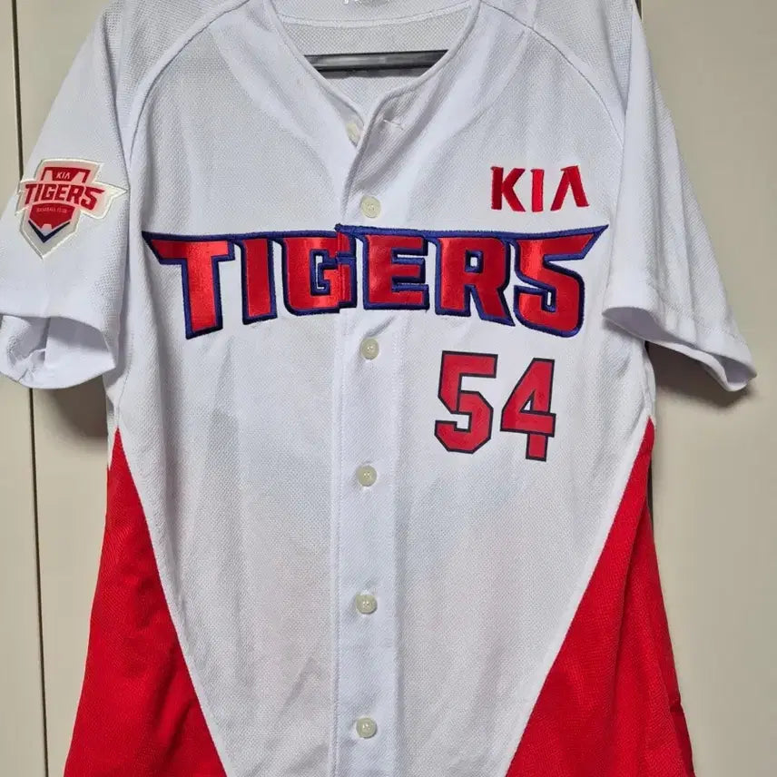 [BUNJANG] Kia Tigers Yang Hyeon-jong Signed Baseball Jersey (Size 95) / 기아타이거즈 유니폼 95사이즈 양현종 마킹 팝니다