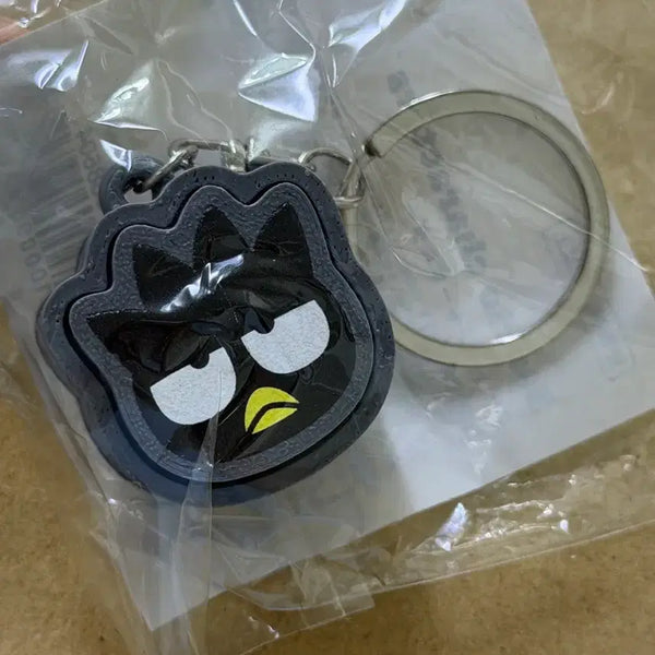 [BUNJANG] Sanrio Bad Badtz-Maru Keycap Clicker Keychain / 배드바츠마루 키캡 클리커 키링 키홀더