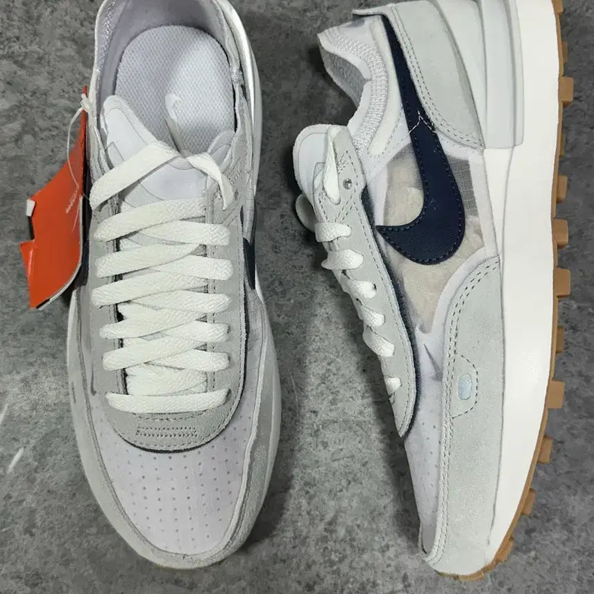 [BUNJANG] Nike Waffle One Sneakers (225mm) / [팝니다] 나이키 와플원 스니커즈 225mm. 새제품. (60%할인가)