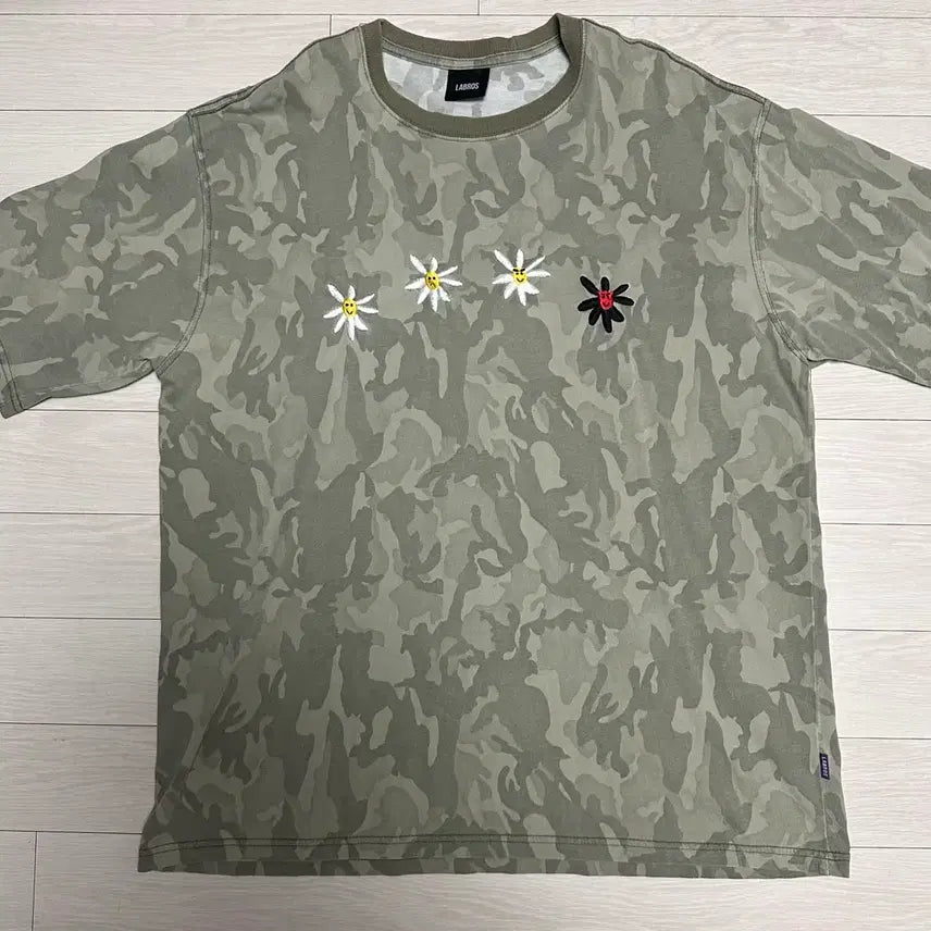 [BUNJANG] Labros Daisy Camo T-Shirt XL / [XL] 라브로스 데이지 카모 티셔츠