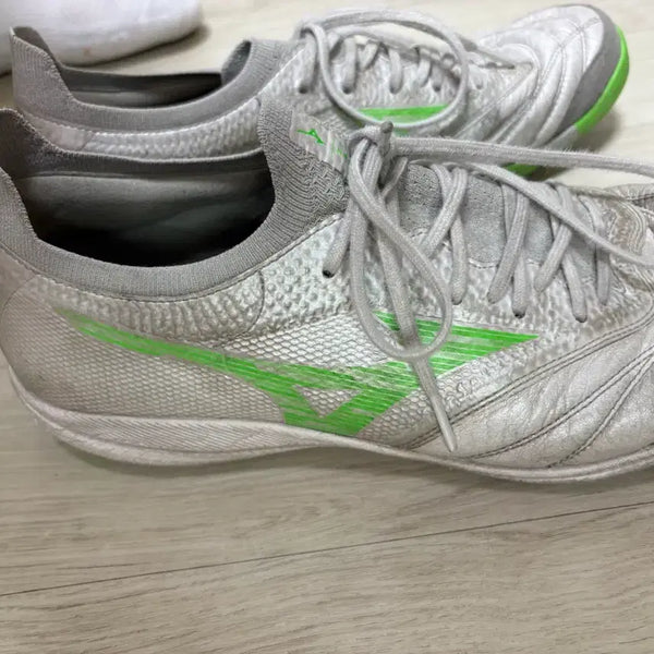 [BUNJANG] Mizuno Morelia Neo Beta Japan TF Soccer/Futsal Cleats (270mm) / 미즈노 모렐리아 NEO 베타 JAPAN tf