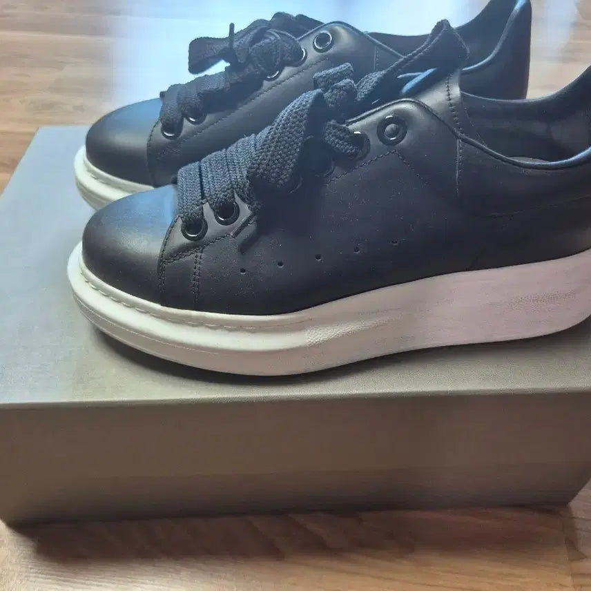 [BUNJANG] Alexander McQueen Oversized Sneaker Black / 알렉산더 맥퀸 오버솔 스니커즈 블랙 37.5