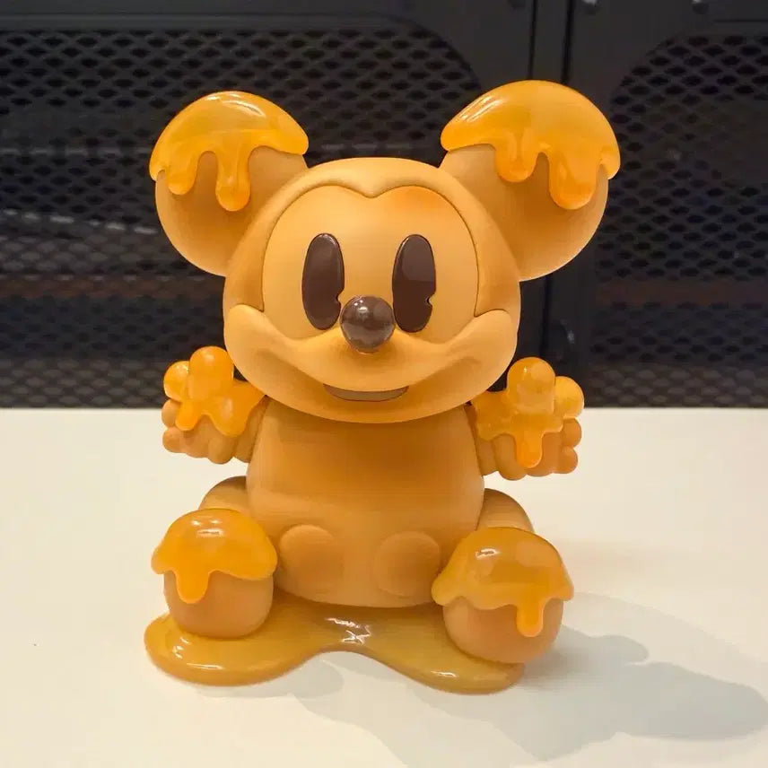 [BUNJANG] Pop Mart Disney Mickey's Eternal Childhood Series Honeycomb Bread Figure / 팝마트 디즈니 미키의 영원한 동심 시리즈 허니브레드