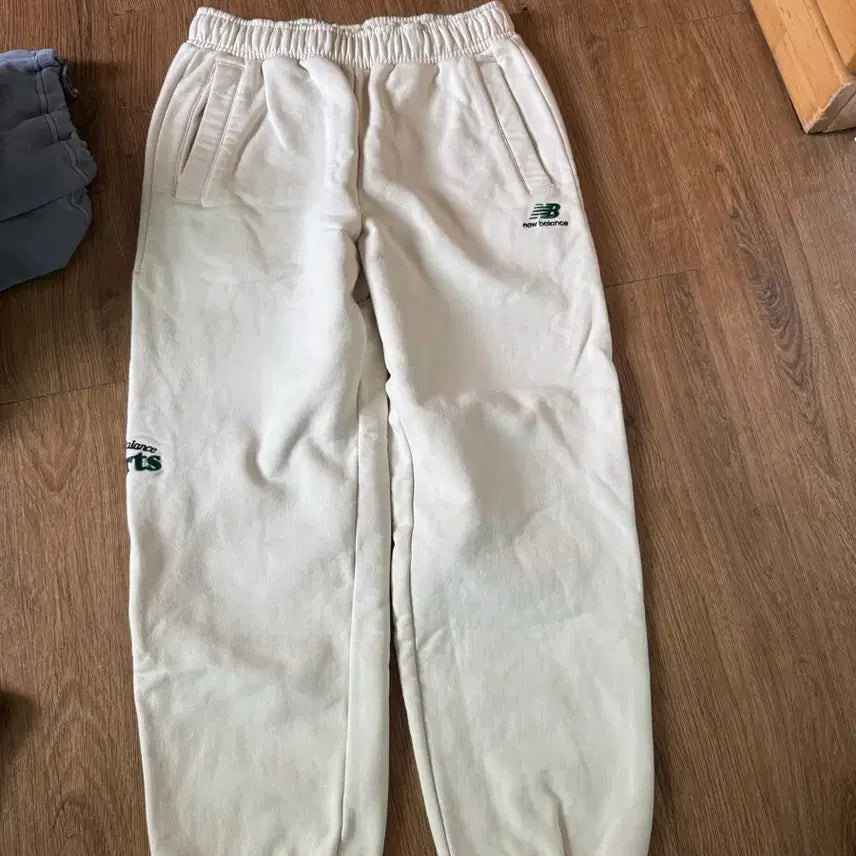 [BUNJANG] New Balance Jogger Pants Ivory Small / 뉴발란스 조거팬츠 아이보리 스몰